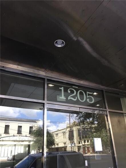 1205 St Charles Ave, Unit 616 in New Orleans, LA - Foto de edificio - Building Photo