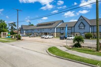 Sussex Manor Apartments in Orange, TX - Building Photo - Building Photo