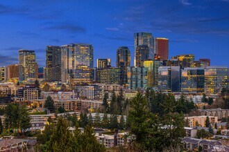 9610 SE 7th St in Bellevue, WA - Building Photo - Building Photo