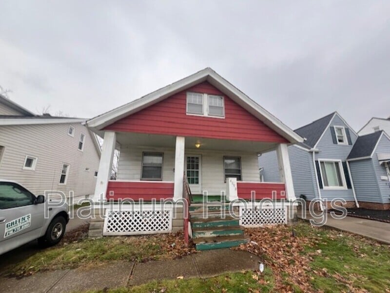 4898 E 95th St in Garfield Heights, OH - Building Photo