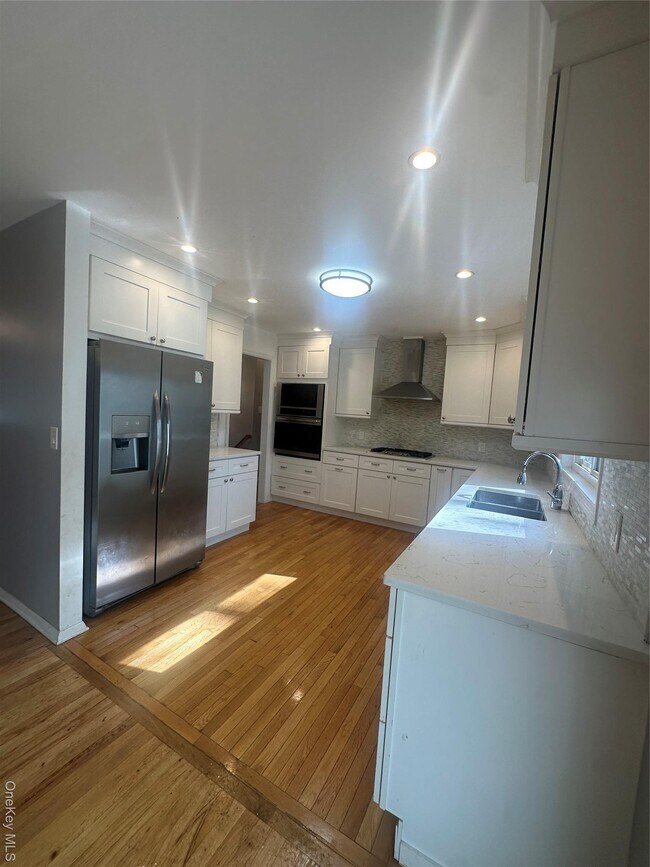 8 Maryanne Ave in Port Jefferson Station, NY - Building Photo - Building Photo