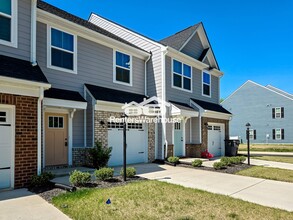 823 Taylor Grn Wy in Sandston, VA - Building Photo - Building Photo