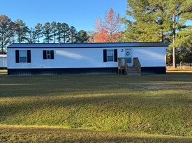 262 Quail Run Rd in Cheraw, SC - Building Photo