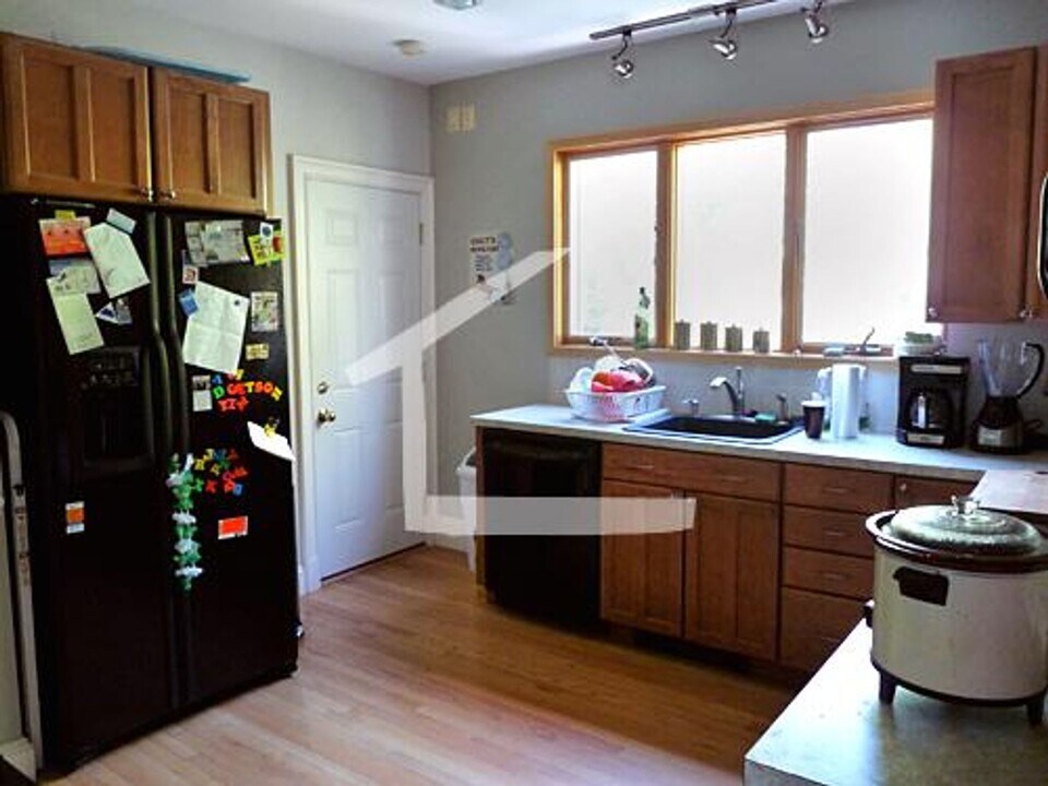 25 Raymond St in Boston, MA - Building Photo