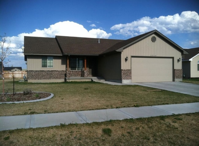 property at 2068 Edmiston Dr