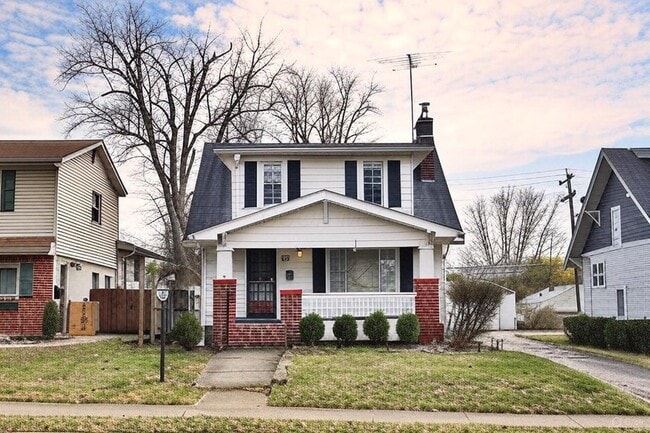 property at 93 E Lincoln Ave
