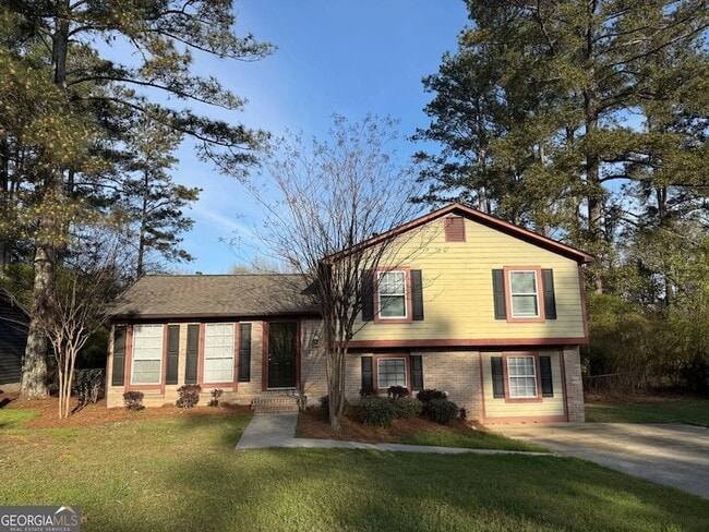 property at 10111 Settlers Grove Rd NE