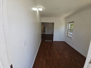 4239 W 25th St in Los Angeles, CA - Foto de edificio - Building Photo