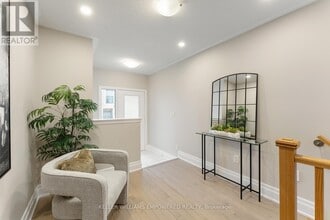 7 Delano Wy in Newmarket, ON - Building Photo - Building Photo