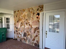 14624 SW 143rd Pl Cir in Miami, FL - Building Photo