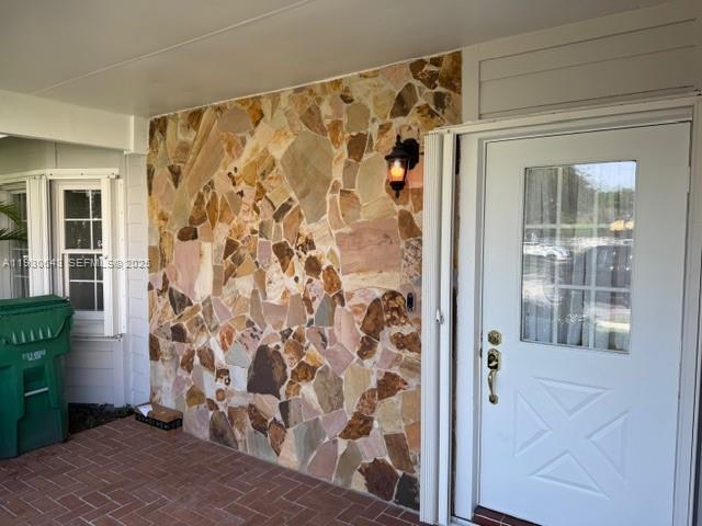 14624 SW 143rd Pl Cir in Miami, FL - Building Photo