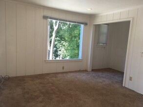 32 Vía Ventura in Monterey, CA - Building Photo - Building Photo