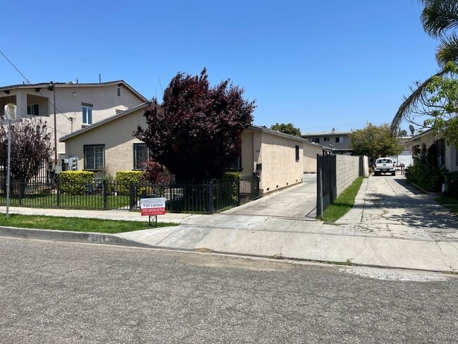 property at 206 S Rose Ave