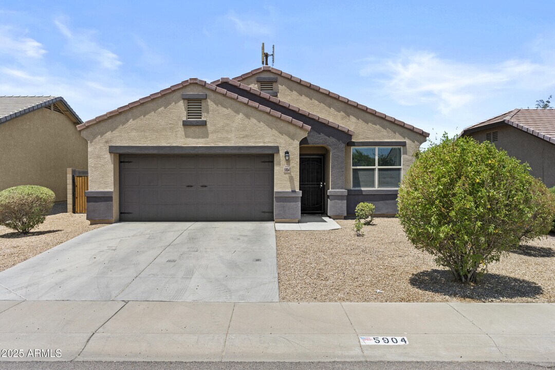 5904 S 30th Ln in Phoenix, AZ - Building Photo
