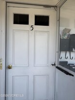 5 Juniper Ln in Eatontown, NJ - Building Photo