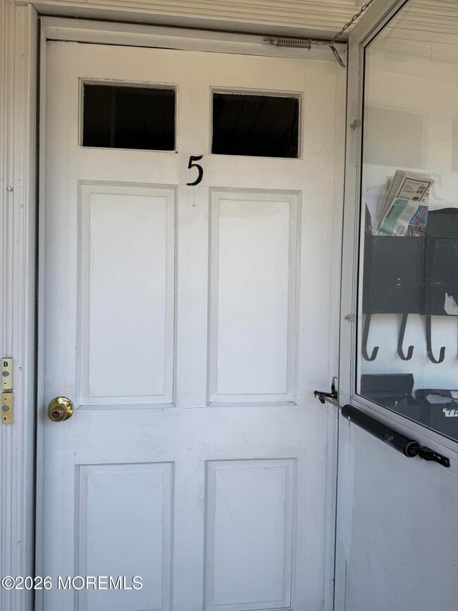 property at 5 Juniper Ln