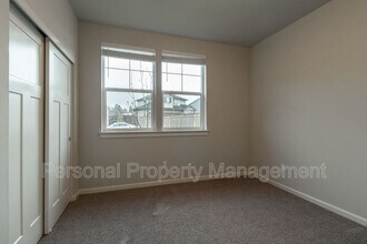 3827 S Kennedy Dr in Ridgefield, WA - Building Photo - Building Photo