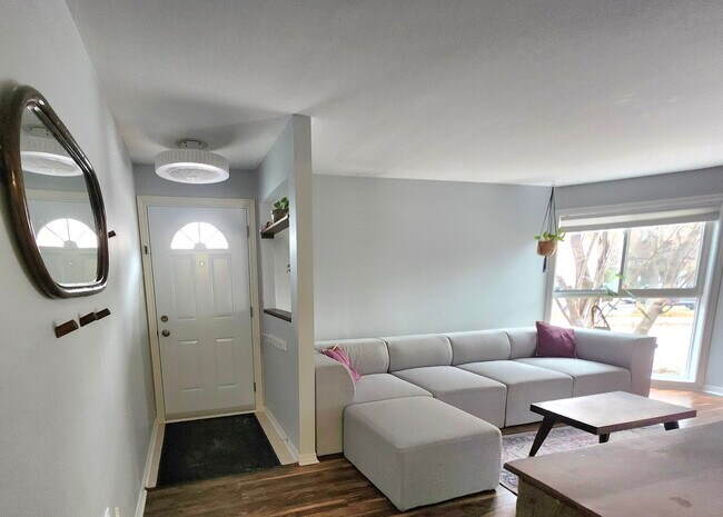 9 Armstrong St in Ottawa, ON - Building Photo - Building Photo