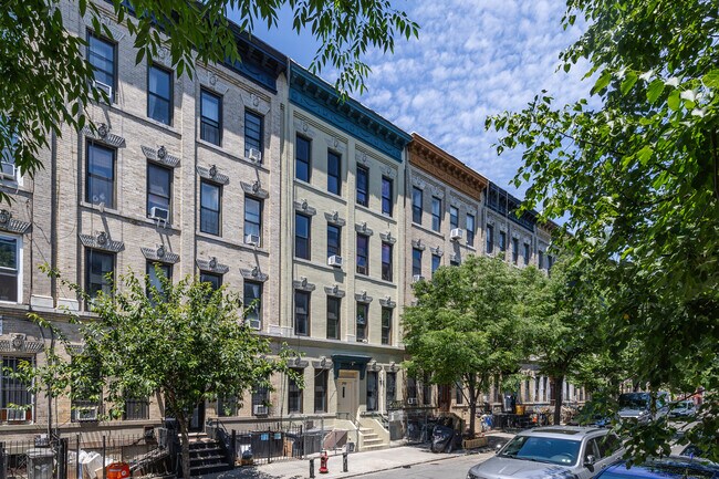 299 Troutman St in Brooklyn, NY - Building Photo - Building Photo