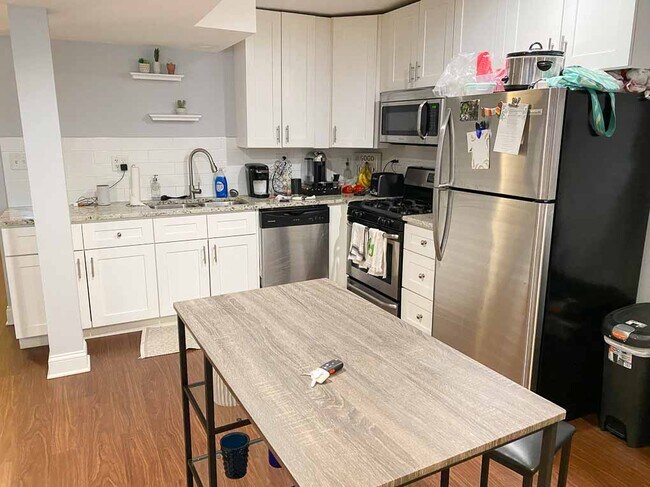 607 W Deming Pl, Unit 6