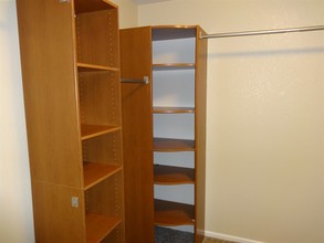 15824 Robins Dr in Denver, CO - Building Photo - Building Photo