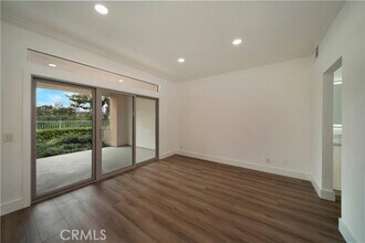 320 Villa Point Dr in Newport Beach, CA - Building Photo - Building Photo