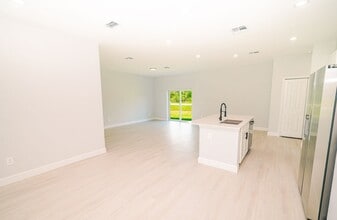 1103 Saint Tropez Ct in Kissimmee, FL - Building Photo - Building Photo