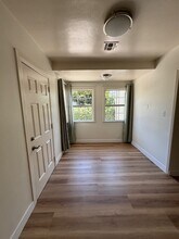 10829 Kling St, Unit Front House in North Hollywood, CA - Foto de edificio - Building Photo