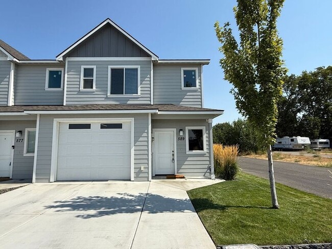 property at 589 S Quillan Pl