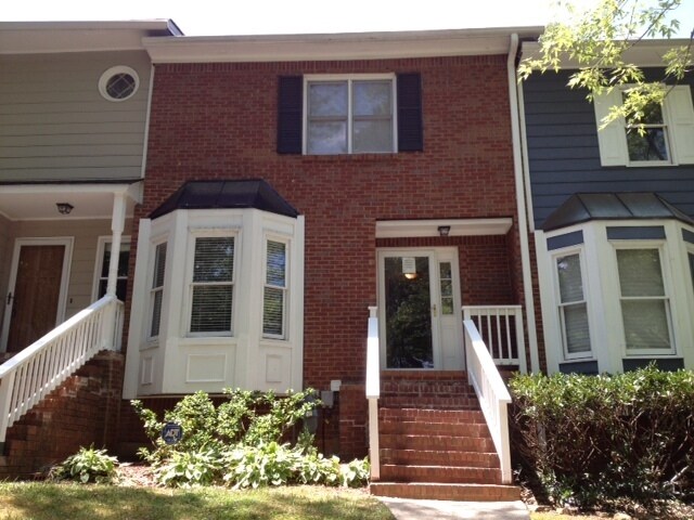 220 Hembree Park Terrace in Roswell, GA - Building Photo