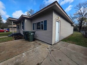1626 Davis St in Conway, AR - Building Photo - Building Photo