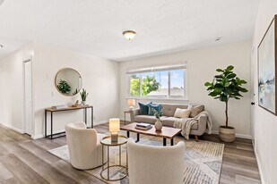 8330 Birch St in Oakland, CA - Building Photo
