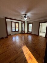17 Sunnyside Ave, Unit 3 BR 1 Bath Apartment in Putnam, CT - Building Photo