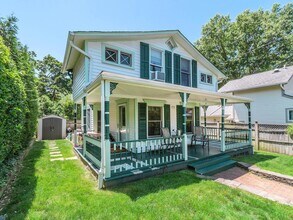 173 14th Ave in Sea Cliff, NY - Building Photo - Building Photo