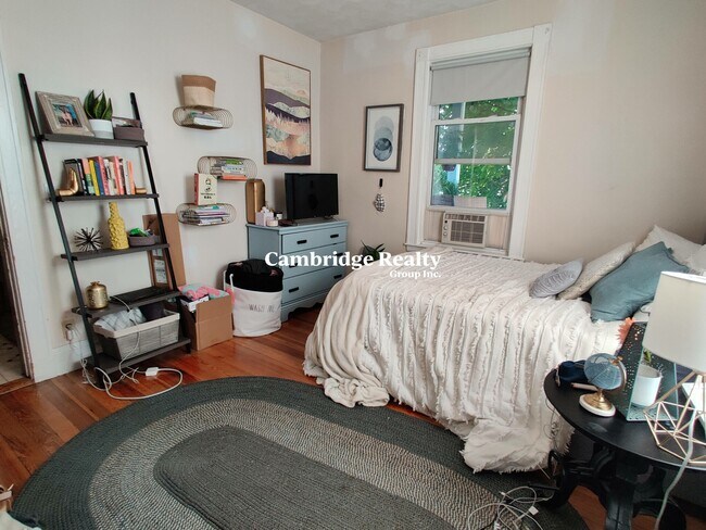 56 Pearl St, Unit 2