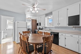 1025 W 8th St in Appleton, WI - Foto de edificio - Building Photo