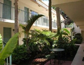 2300 SE 2nd St in Pompano Beach, FL - Building Photo - Building Photo