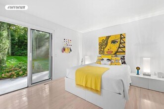 2 Cobblers Ct in East Hampton, NY - Building Photo - Building Photo