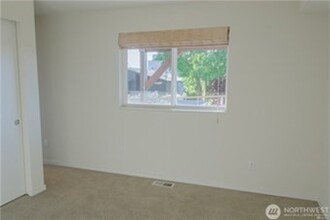4827 42nd Ave SW in Seattle, WA - Building Photo - Building Photo