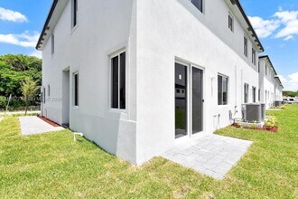 22431 SW 125th Ave in Homestead, FL - Building Photo - Building Photo