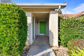 8884 N Del Mar Ave in Fresno, CA - Building Photo - Building Photo