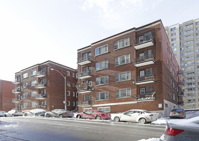 3221 Forest Hill in Montréal, QC - Building Photo - Building Photo