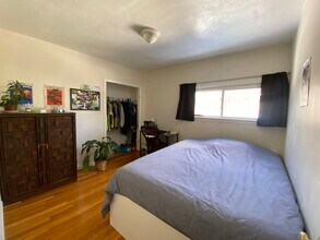 19 Hunting St, Unit 2 in Cambridge, MA - Foto de edificio - Building Photo