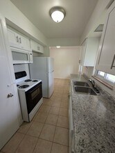 33434 Jennie Rd in Avon, OH - Foto de edificio - Building Photo