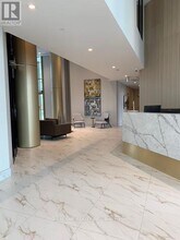 1005 Dundas St E in Oakville, ON - Building Photo - Building Photo