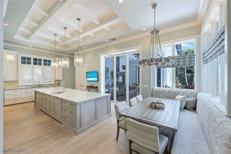 425 Harbour Dr in Naples, FL - Building Photo - Building Photo