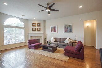 3 N Queenscliff Cir in Spring, TX - Building Photo - Building Photo