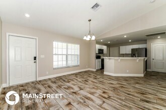 3303 NW Juanita Pl in Cape Coral, FL - Foto de edificio - Building Photo