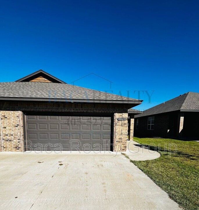 1842 Cypress Ln in El Reno, OK - Building Photo