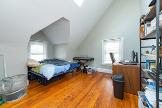 98 Elm St, Unit 1 in Somerville, MA - Foto de edificio - Building Photo